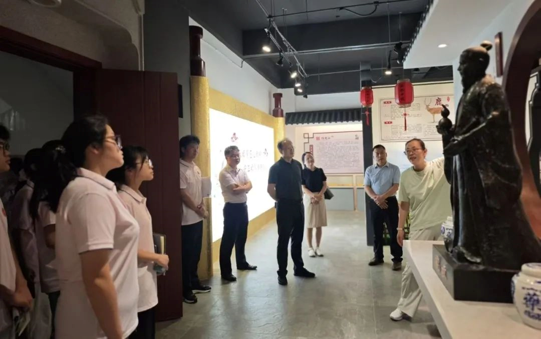 医路传承”暑期大思政实践团 | 行走赣鄱悟医道 校企联动育新人