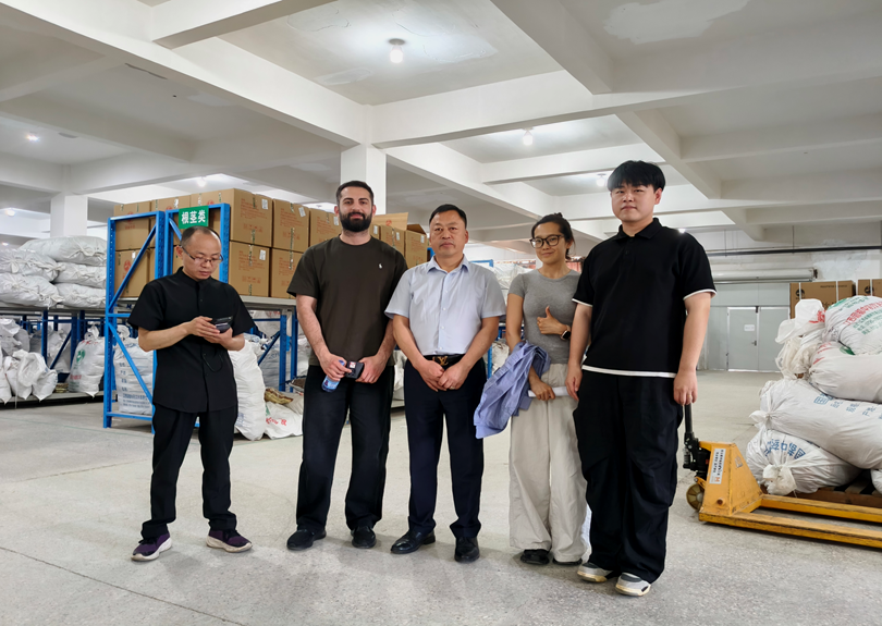 为深化对外交流、拓宽国际视野，5 月 6 日格鲁吉亚客商 AKA 一行专程到访江西国都中药饮片有限公司